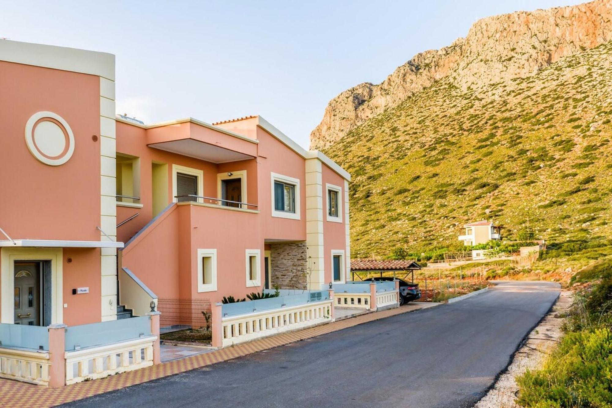 Marillia With Balcony Apartment *